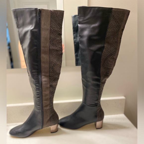 Brand New American Glamour Badgley Mischka Knee High Boots - Picture 4 of 8